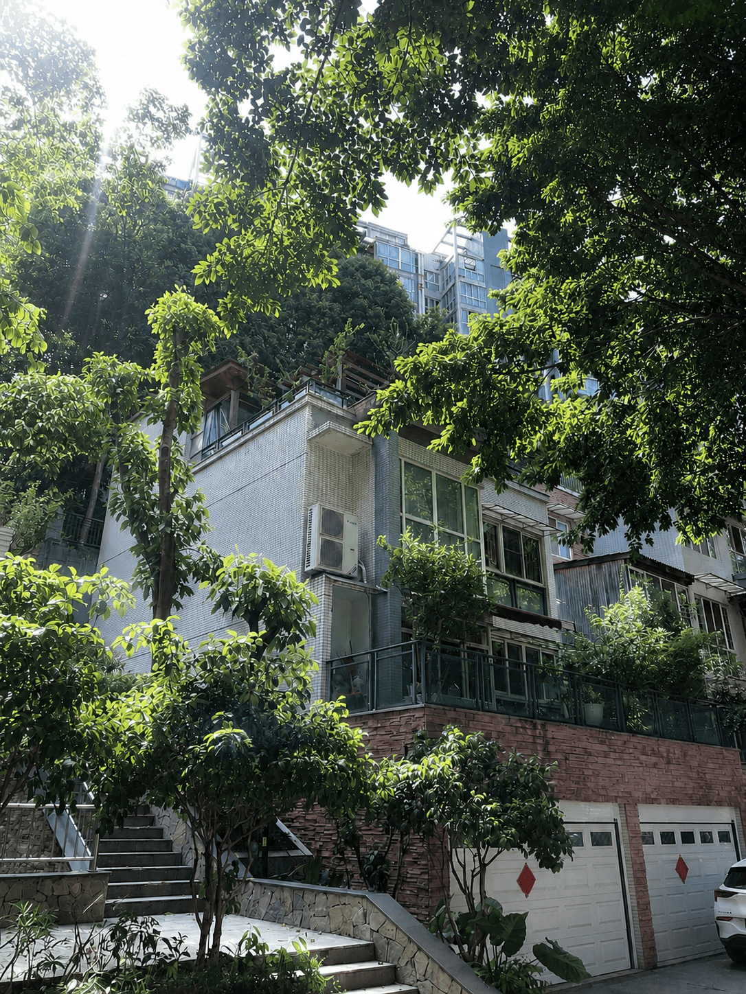 咸阳岛居岁月从容升级：小小岛老别墅加装蒂升悦行款电梯